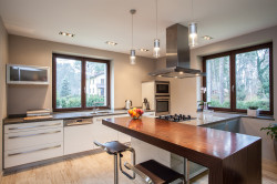 Entreprise de rénovation pour aménagement de cuisine avec pose de carrelage