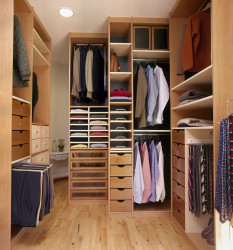 Entreprise de rénovation réalisant l'aménagement de dressing sur mesure pour les particuliers