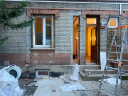 Entreprise de rénovation réalisant les travaux de maçonnerie pour extension de maison